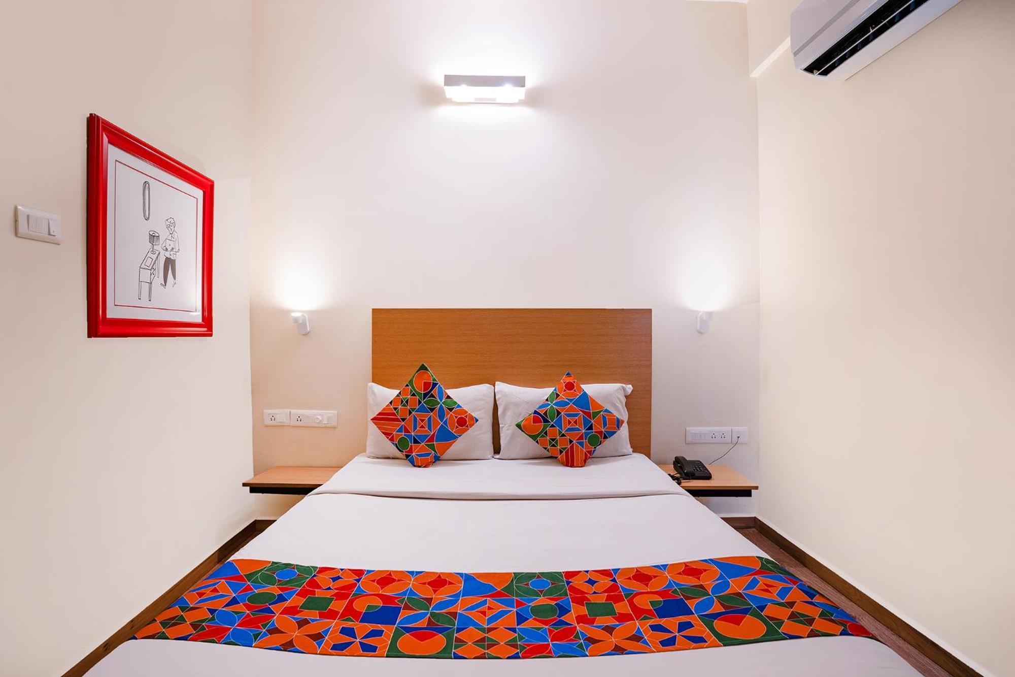 Capital O 61292 Manyata Sterling Hotel Bangalore Bagian luar foto