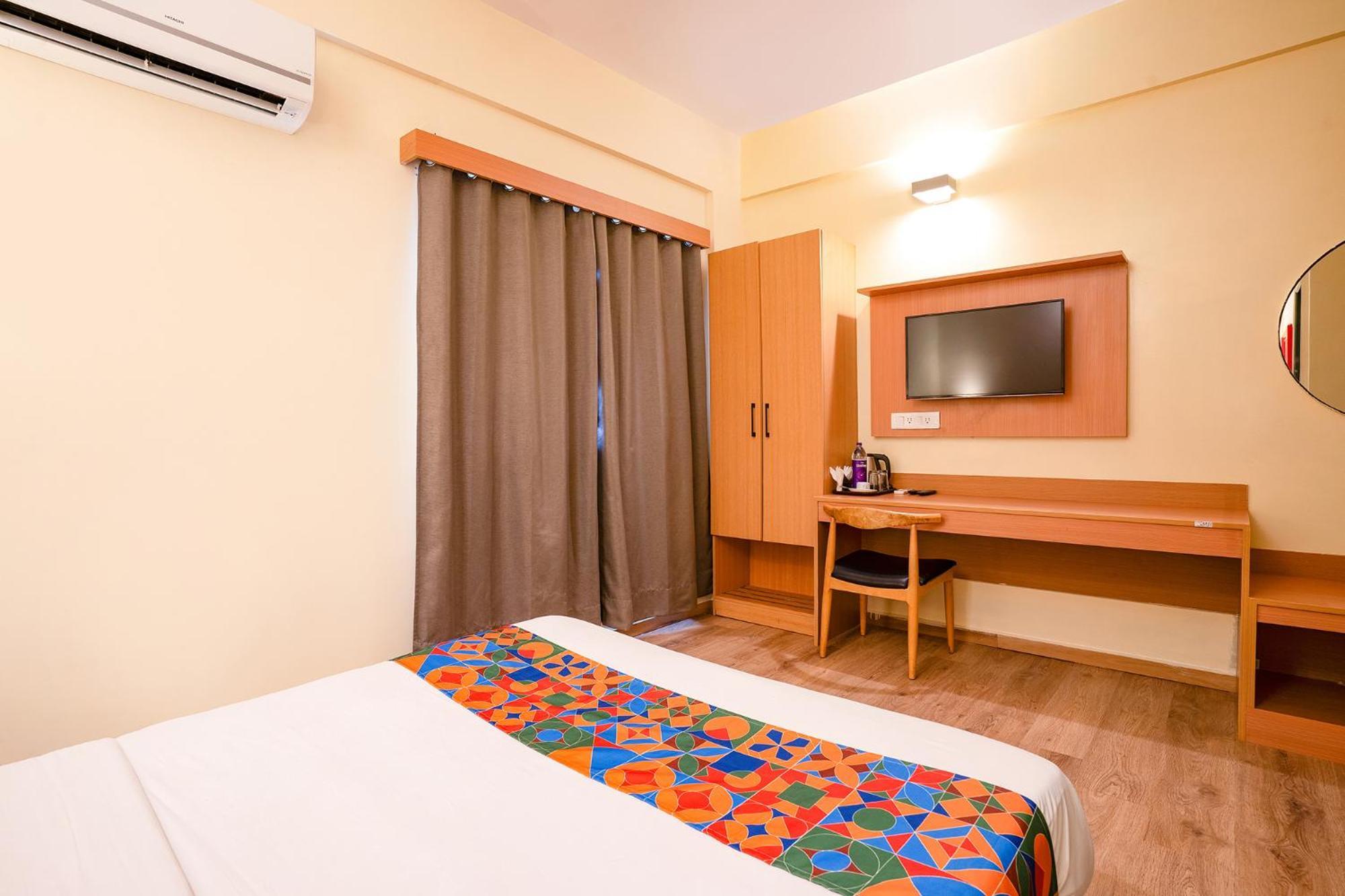 Capital O 61292 Manyata Sterling Hotel Bangalore Bagian luar foto