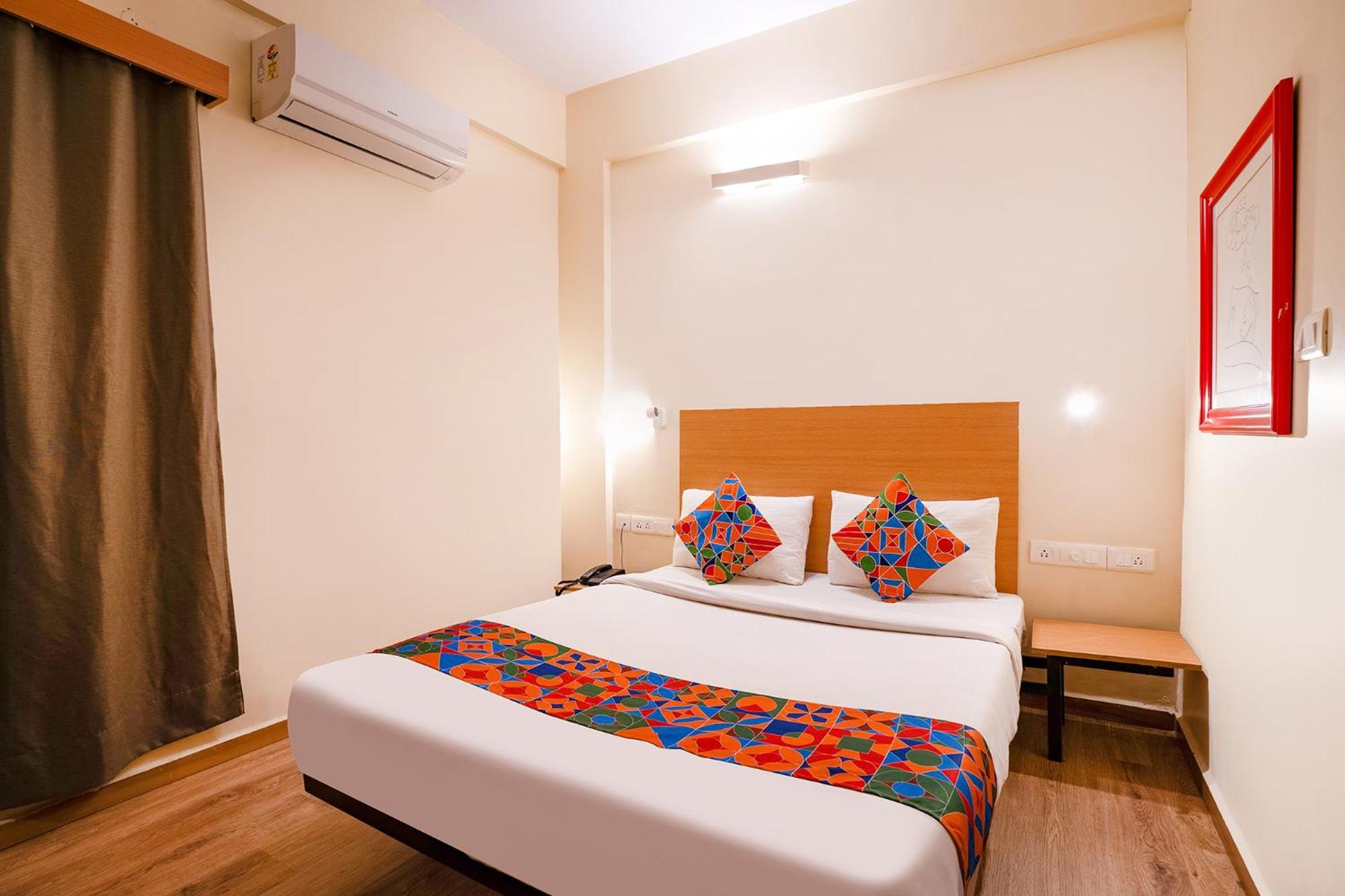Capital O 61292 Manyata Sterling Hotel Bangalore Bagian luar foto