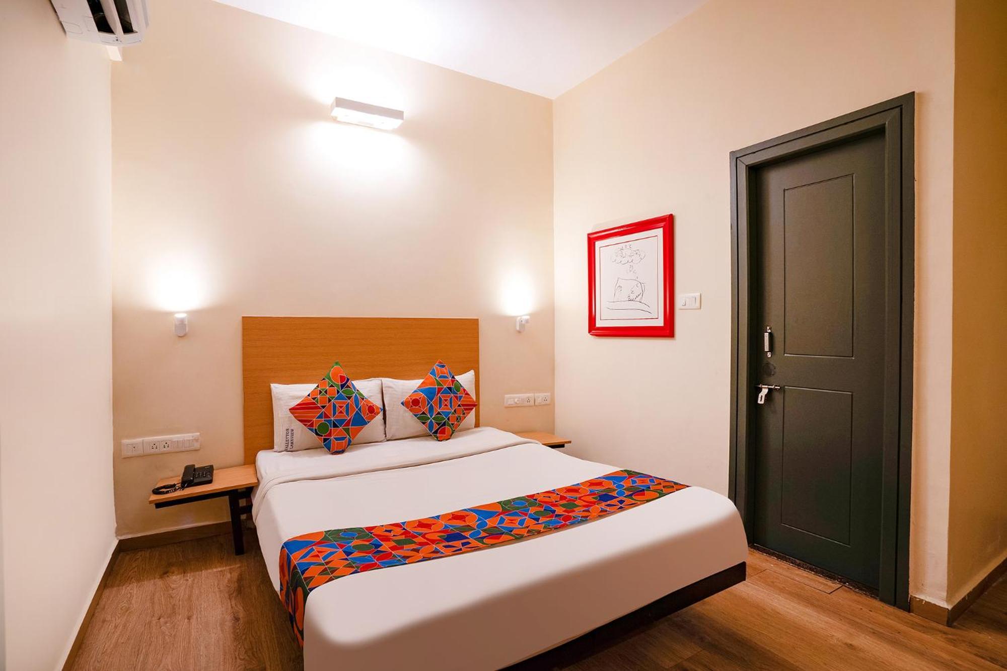 Capital O 61292 Manyata Sterling Hotel Bangalore Bagian luar foto