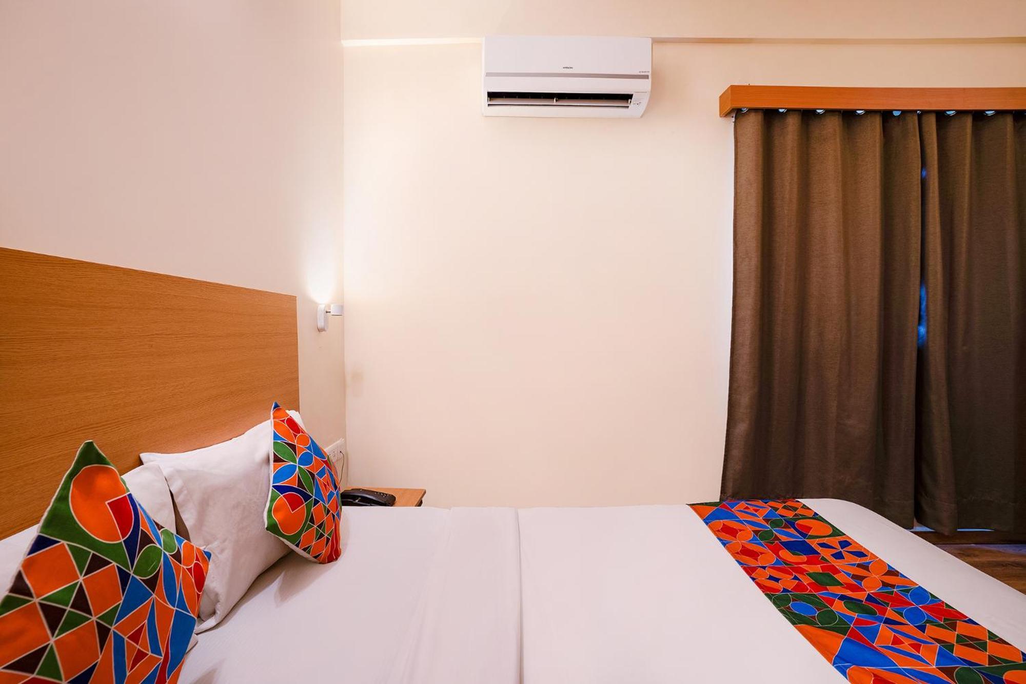 Capital O 61292 Manyata Sterling Hotel Bangalore Bagian luar foto