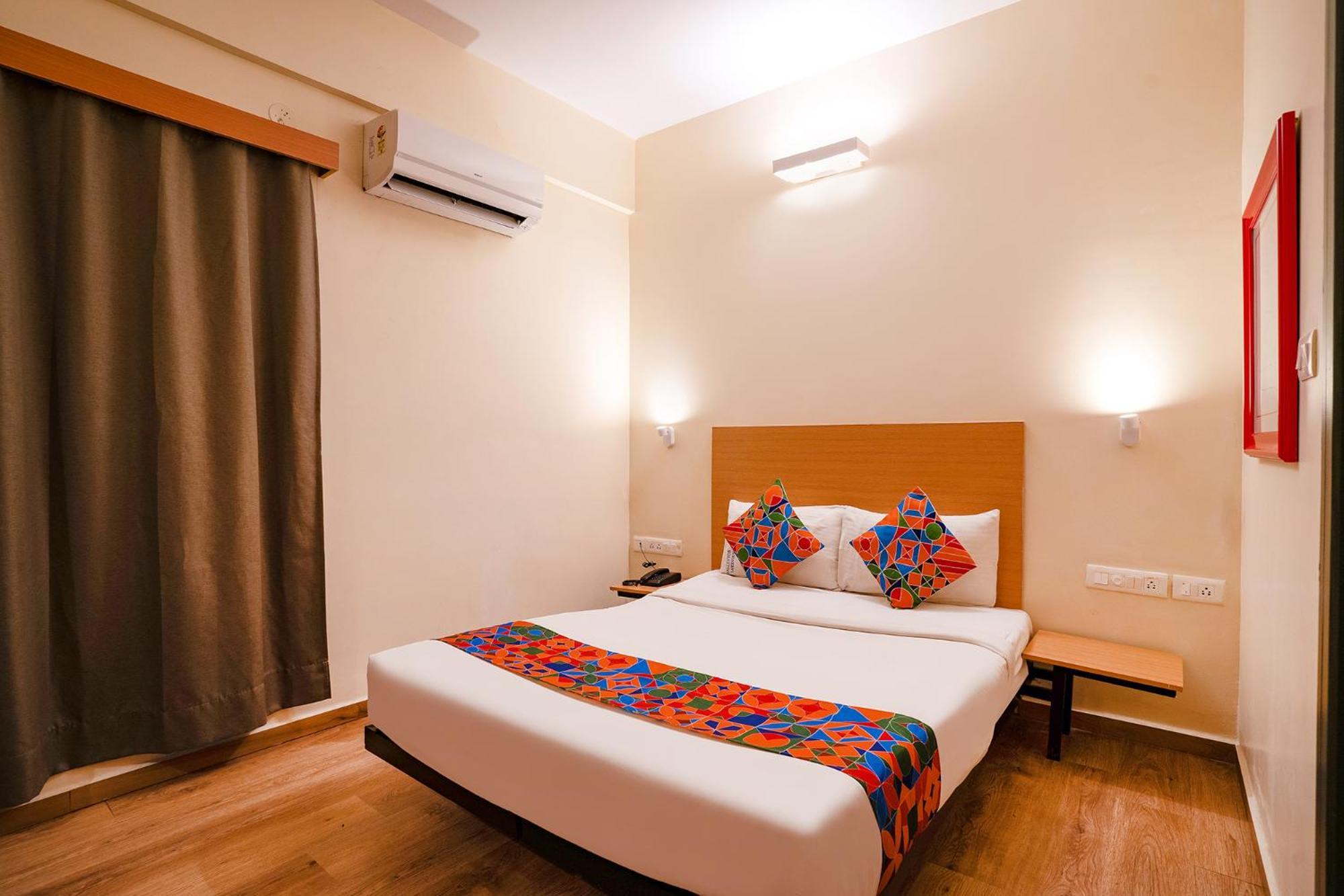 Capital O 61292 Manyata Sterling Hotel Bangalore Bagian luar foto